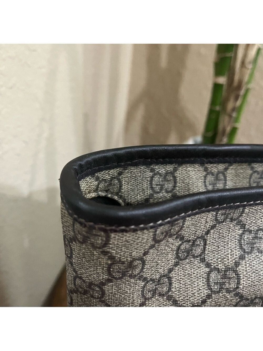 GUCCI GG SUPREME MONOGRAM TOTE - Picture 7 of 16